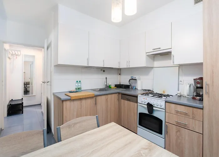 Jaremy Standard By Bookinghost